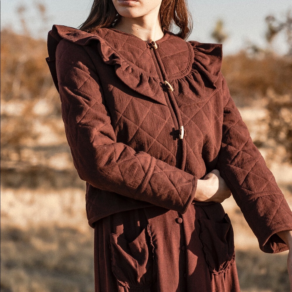 Women's Quilted Ruffle Collar Jacket - Brown